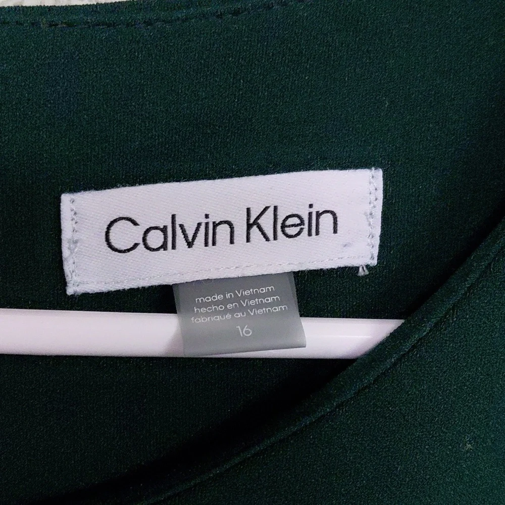 CALVIN KLEIN Elegant Emerald Green Belted Sleeveless Dress Gold Zipper Flowy - Picture 5 of 7